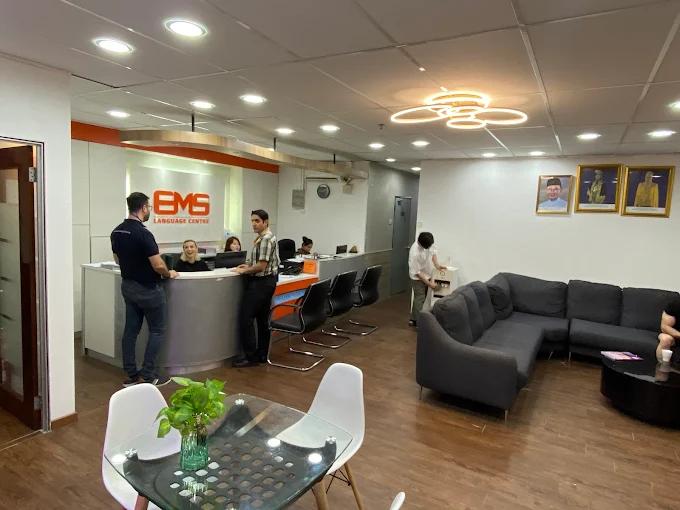 مركز EMS للغة KLCC – دليل الطالب الشامل